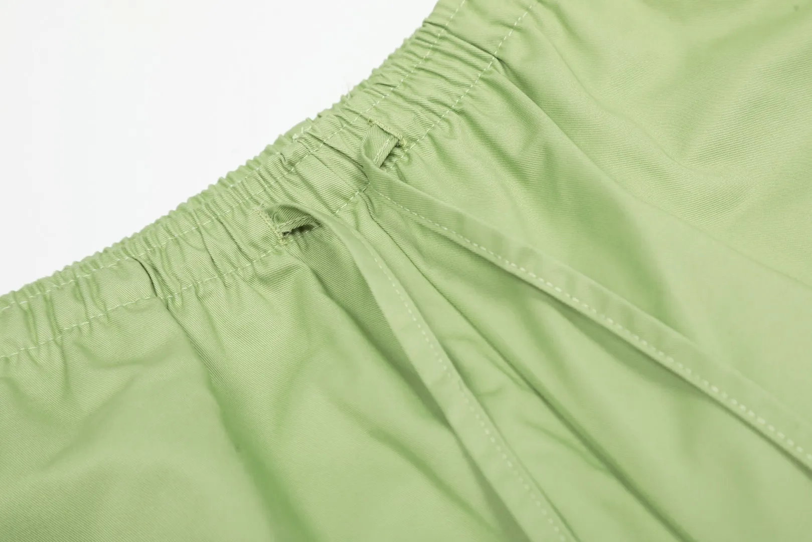 P166 💰 "Top quality" Style number: 1102# [Ralph Lauren Paul small label war horse basic classic shorts] ✅Ralph Lauren Ralph Lauren dopamine war horse small label outdoor shorts ✅Summer fresh, classic and versatile drawstring basic classic shorts ✅Lazy style must-have item The upper body has a fresh feeling ✅Nylon silk floss is smooth and soft, highly breathable and not stuffy ✅Specialized for platform live broadcast, wholesale entity, summer running volume ✅Simple and easy to match, light American style, super great ✅Standard for summer, small and sexy is YYDS, a must-have for petite girls. Size: S-L #Elastic waistline can be stretched. Color: Black, White, Light Blue, Off-white, Pink, Light Green, Khaki